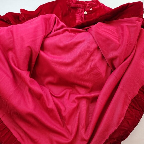 Vintage Opera Coat Red Velvet 12 White Pearly Buttons Quilted Soft Classy Long - Picture 12 of 14